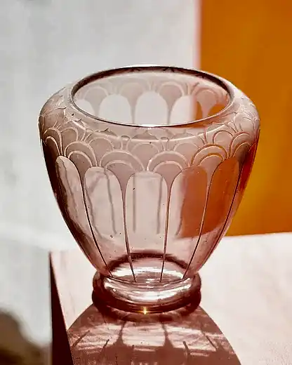 ART DECO AMETHYST GLASS VASE