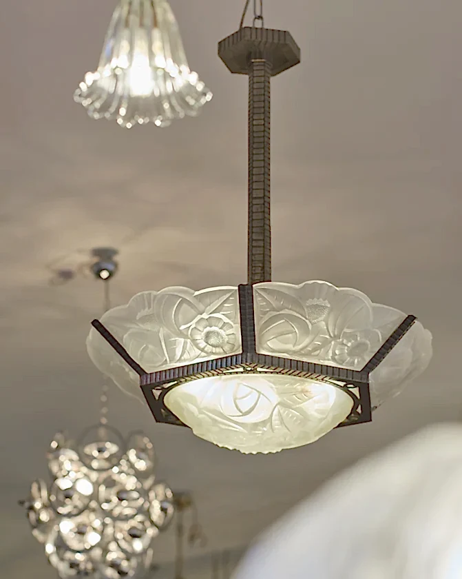 ART DECO FLORAL FROSTED GLASS PENDANT