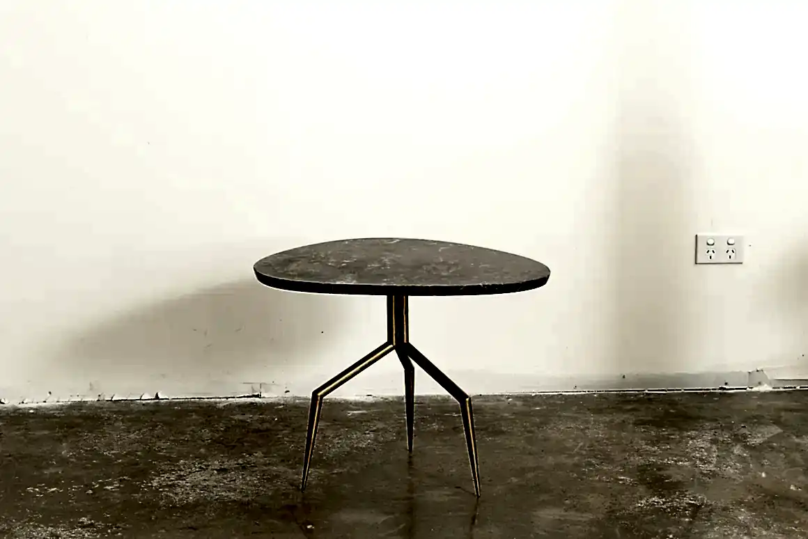 ART DECO MARBLE SIDE TABLE w. BRASS BASE